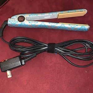 CHI hair straightener
